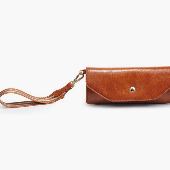 Moda Luxe Wristlet Bag - Picture 2 of 8